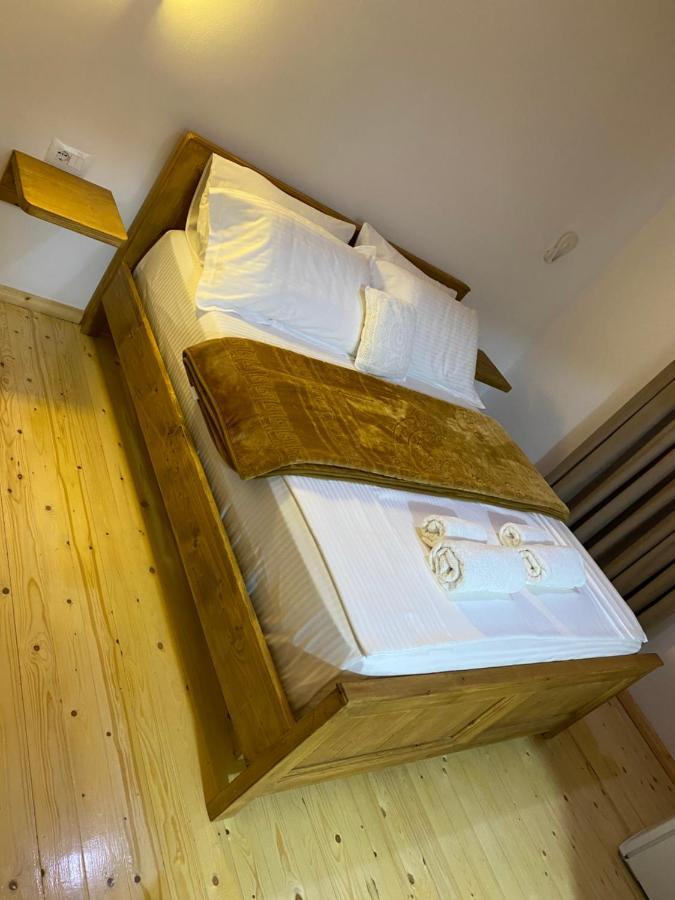 Guesthouse Riverside Berat Exterior foto